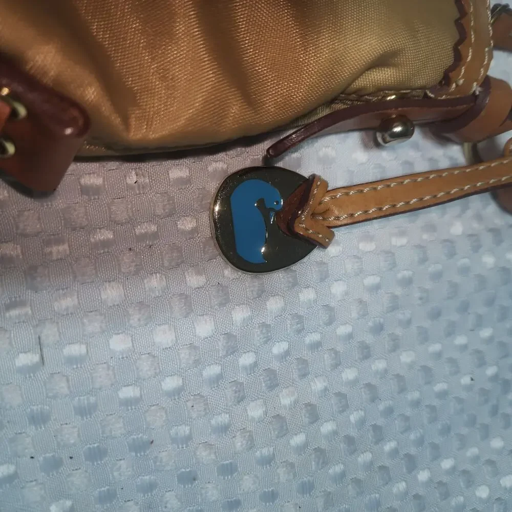 DOONEY & BOURKE EUC TAN NYLON ZIP TOP SATCHEL BAG